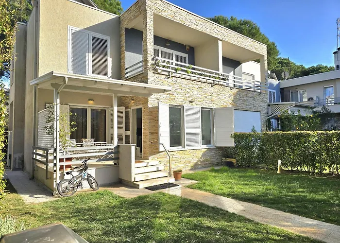 Lura 2 Homes 127 Апартаменты Plazhi San Pietro